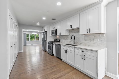 Tiny photo for 7240 Palma Lane, Morton Grove, IL 60053 (MLS # 12471676)