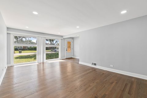 Tiny photo for 7240 Palma Lane, Morton Grove, IL 60053 (MLS # 12471676)