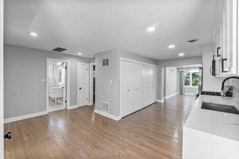 Tiny photo for 7240 Palma Lane, Morton Grove, IL 60053 (MLS # 12471676)