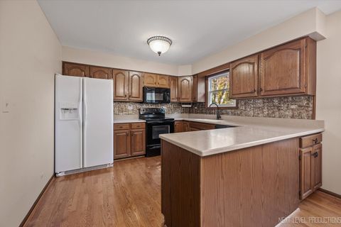 Tiny photo for 231 N Cambridge Drive, Geneva, IL 60134 (MLS # 12514661)
