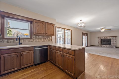 Tiny photo for 231 N Cambridge Drive, Geneva, IL 60134 (MLS # 12514661)