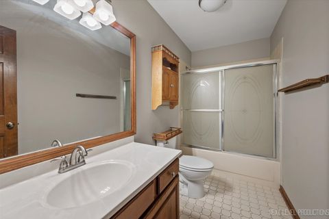 Tiny photo for 231 N Cambridge Drive, Geneva, IL 60134 (MLS # 12514661)