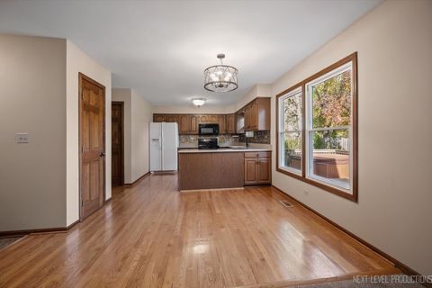 Tiny photo for 231 N Cambridge Drive, Geneva, IL 60134 (MLS # 12514661)