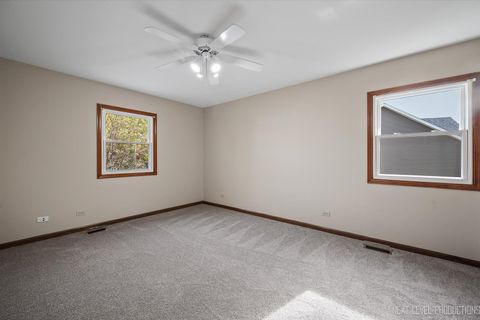 Tiny photo for 231 N Cambridge Drive, Geneva, IL 60134 (MLS # 12514661)