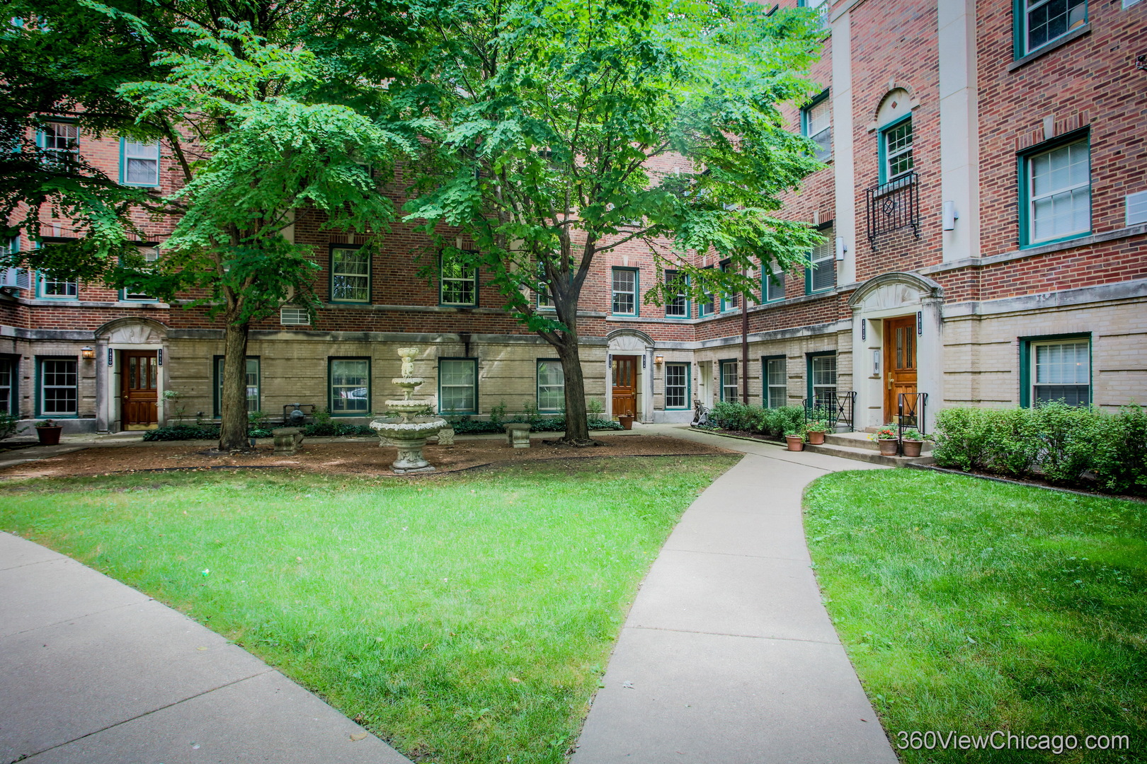 Photo 1 of 11 — 1814 W Chase Avenue 1, Chicago, IL 60626