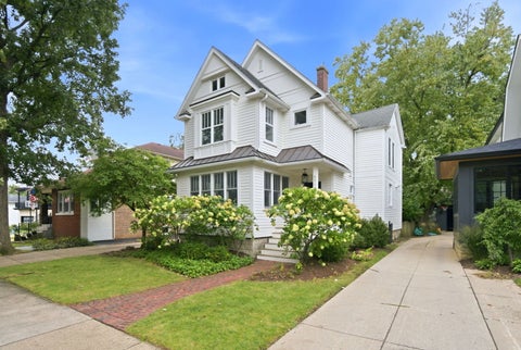 Photo of 4712 Middaugh Avenue, Downers Grove, IL 60515 (MLS # 12761234)