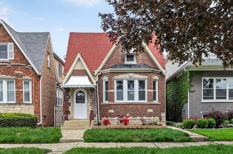 Photo of 5624 W Pensacola Avenue, Chicago, IL 60634 (MLS # 12635189)