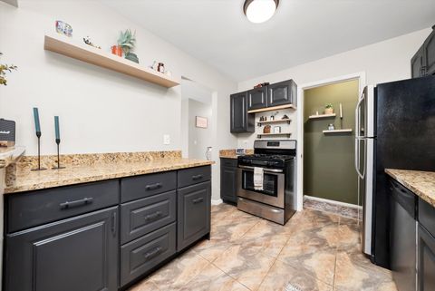 Tiny photo for 1502 7 Pines Road #C2, Schaumburg, IL 60193 (MLS # 12546176)