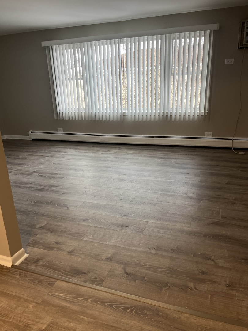 7652 S HARLEM Avenue 3C