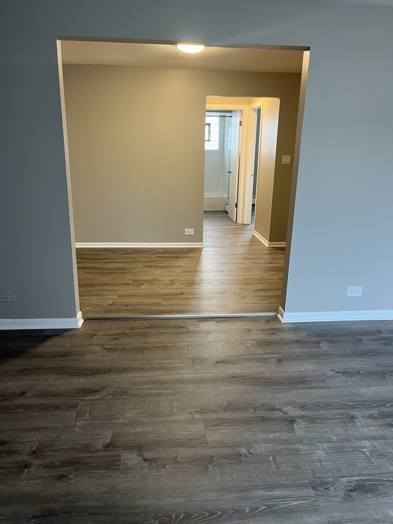 7652 S HARLEM Avenue 3C