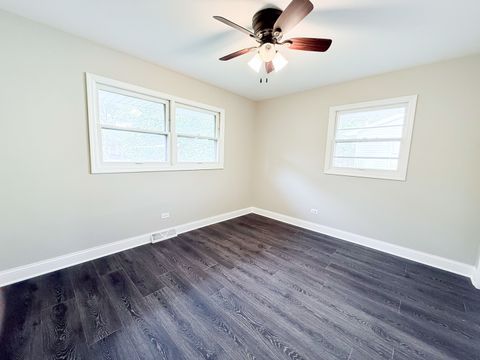 Tiny photo for 2225 W Acres Road, Joliet, IL 60435 (MLS # 12488055)