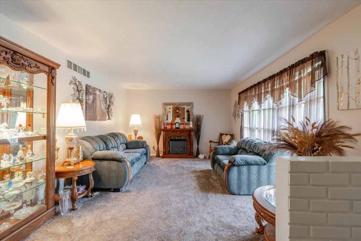 122 Camelot Drive
