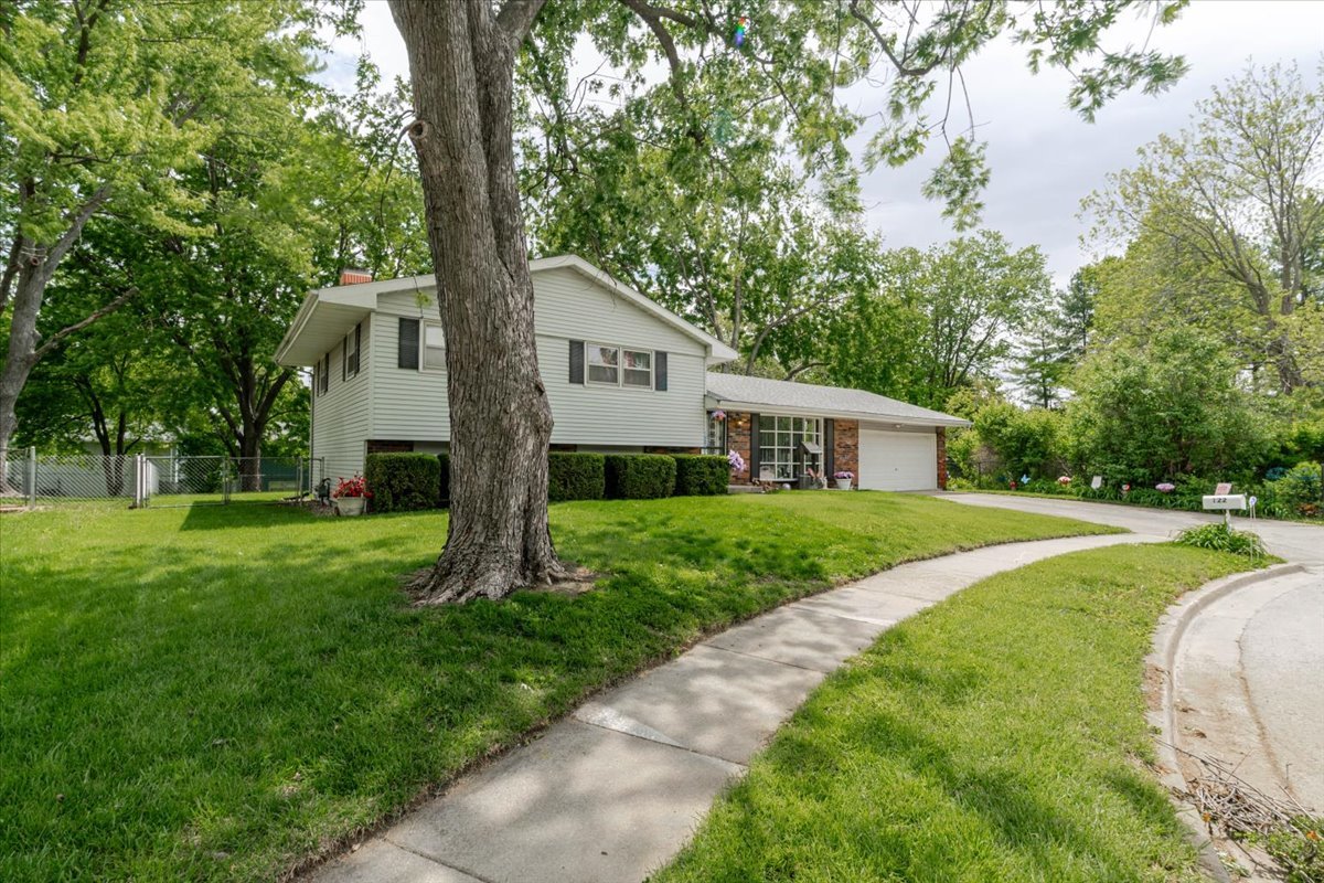 122 Camelot Drive