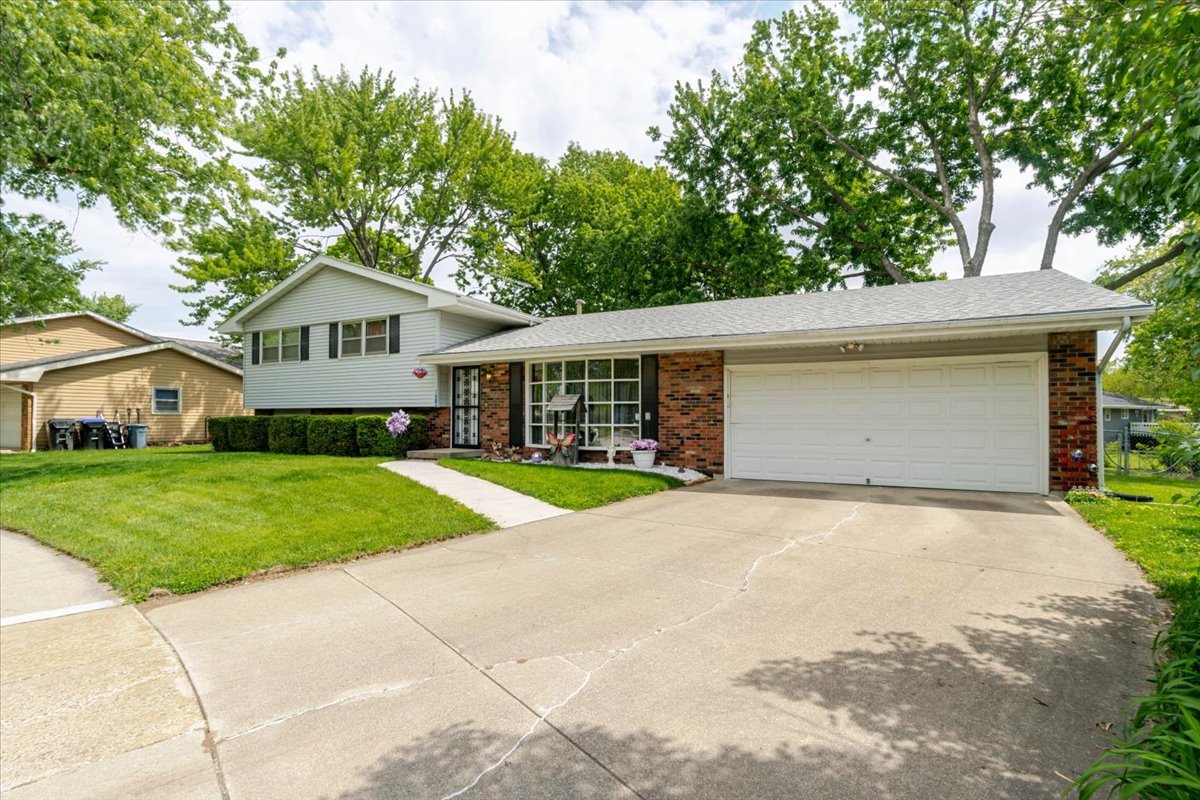 122 Camelot Drive