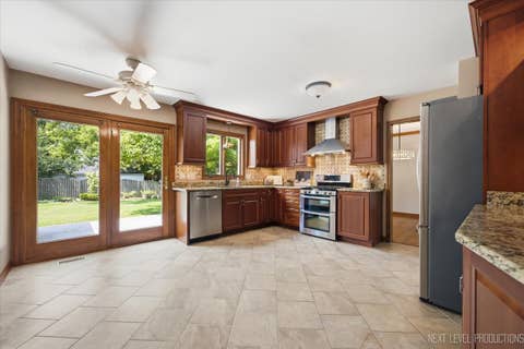 Tiny photo for 1054 S Oakland Avenue, Villa Park, IL 60181 (MLS # 12712678)