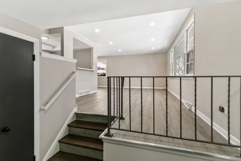 Tiny photo for 9204 Kedvale Avenue, Oak Lawn, IL 60453 (MLS # 12557391)