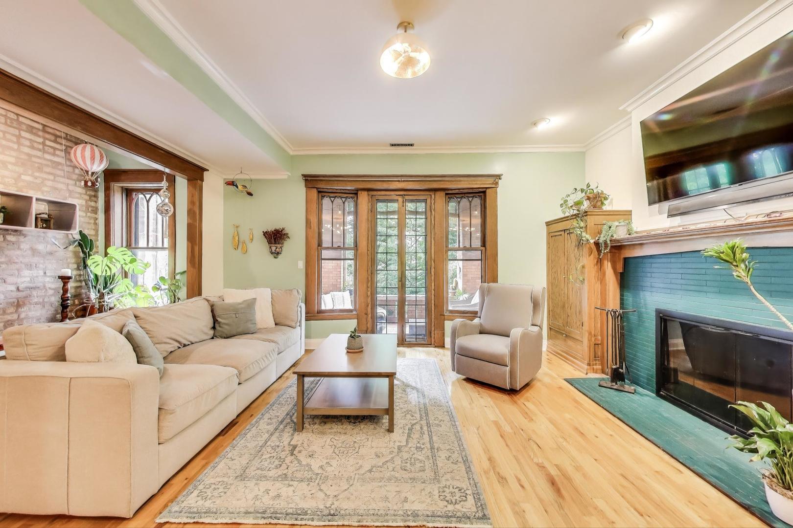 4611 N MAGNOLIA Avenue 2