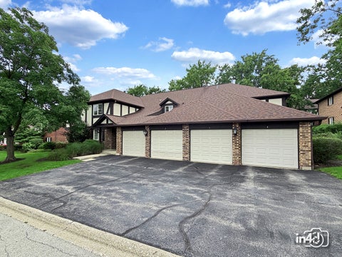 Tiny photo for 12 Algonquin Trail #4, Indian Head Park, IL 60525 (MLS # 12709245)