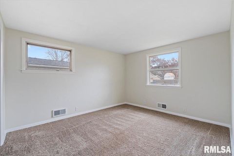 Tiny photo for 1520 PARKLANE Drive, Bettendorf, IA 52722 (MLS # QC4269695)