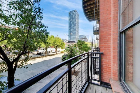 Tiny photo for 1000 W Washington Boulevard #141, Chicago, IL 60607 (MLS # 12722285)