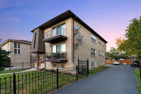 Tiny photo for 1941 N 19th Avenue #2, Melrose Park, IL 60160 (MLS # 12511516)