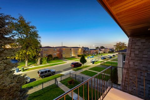 Tiny photo for 1941 N 19th Avenue #2, Melrose Park, IL 60160 (MLS # 12511516)