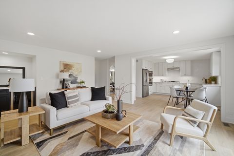 Tiny photo for 28 Windemere Lane, South Barrington, IL 60010 (MLS # 12656013)