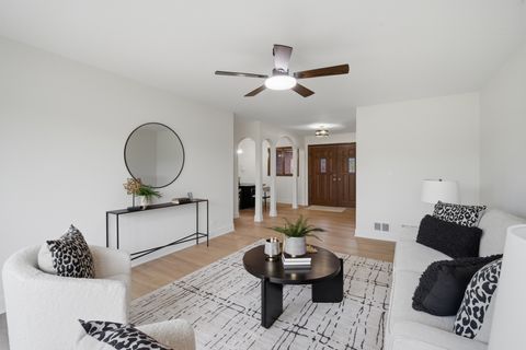 Tiny photo for 28 Windemere Lane, South Barrington, IL 60010 (MLS # 12656013)