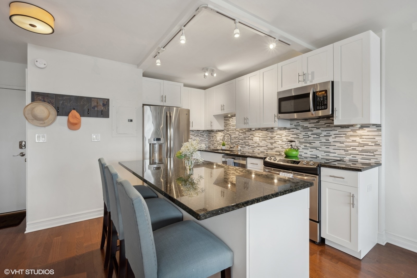 2930 N Sheridan Road 1609