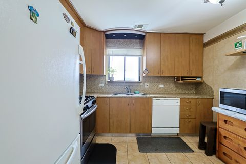 Tiny photo for 1030 Cottonwood Court #2A, Wheeling, IL 60090 (MLS # 12539705)