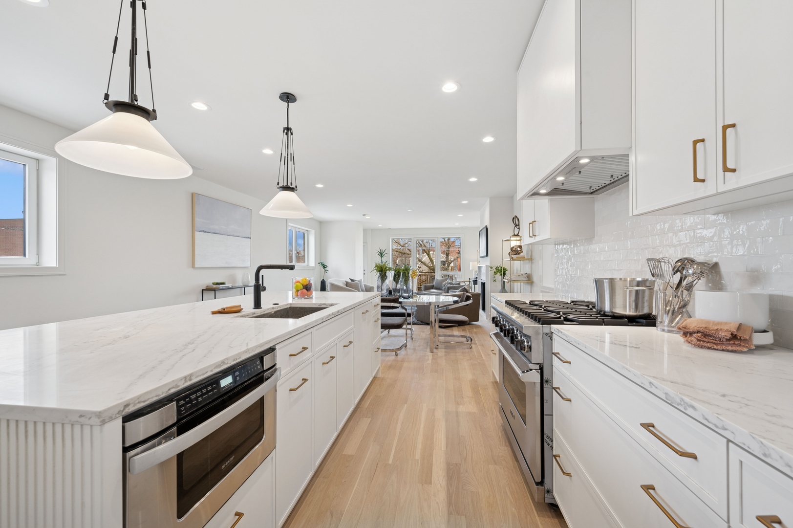 1352 W Diversey Parkway 3