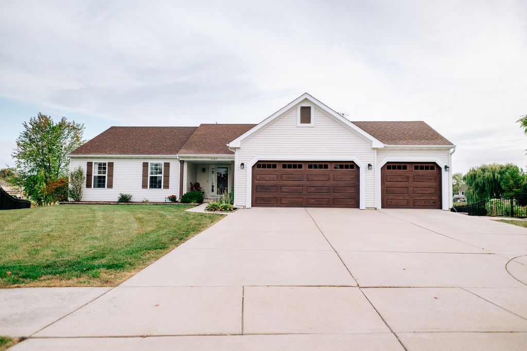 Photo for 1307 Fairlee Court, Sandwich, IL 60548 (MLS # 12493951)