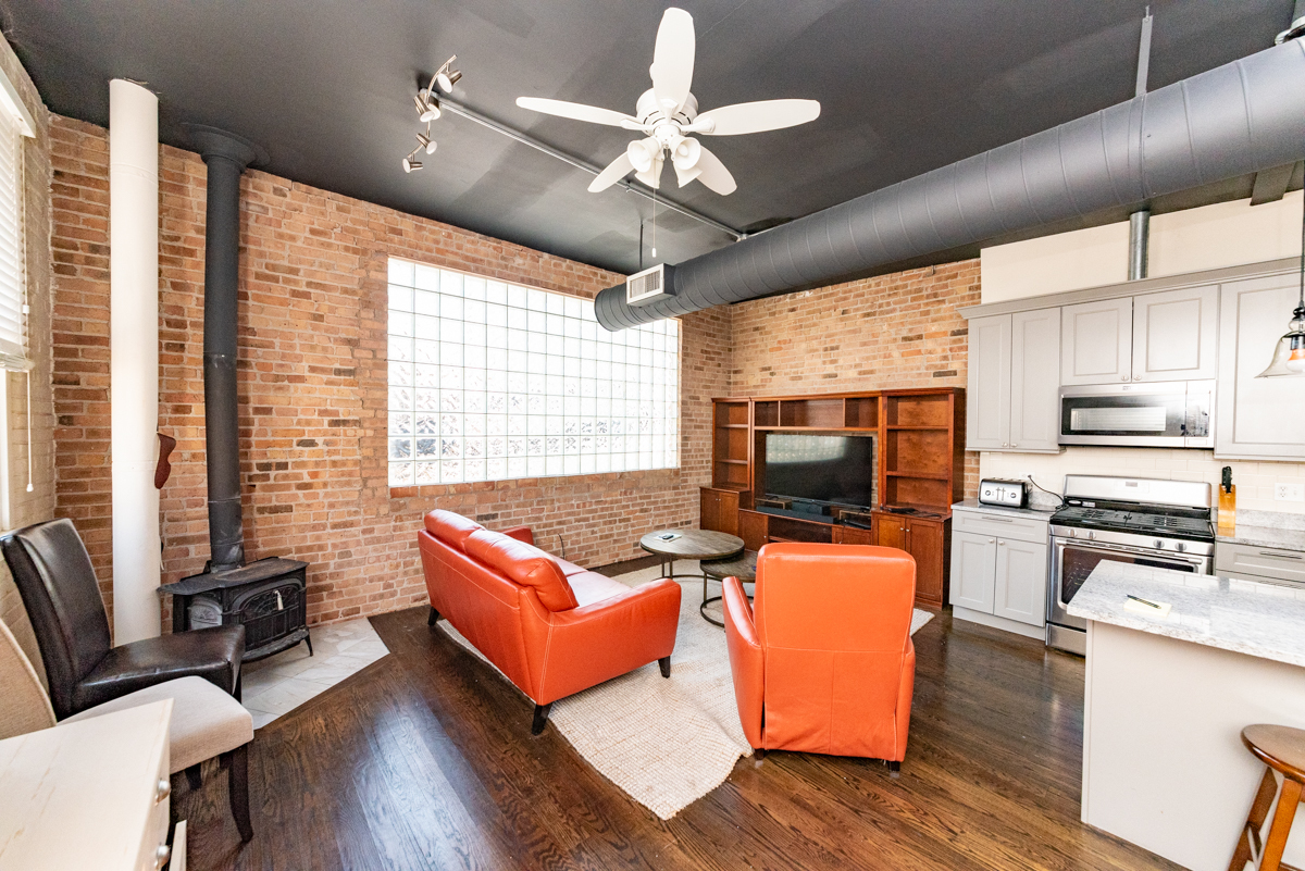 1214 W Belmont Avenue 2R