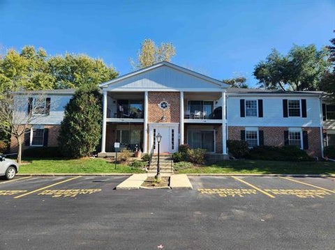 Photo of 971 Golf Course Road #4, Crystal Lake, IL 60014 (MLS # 12797018)