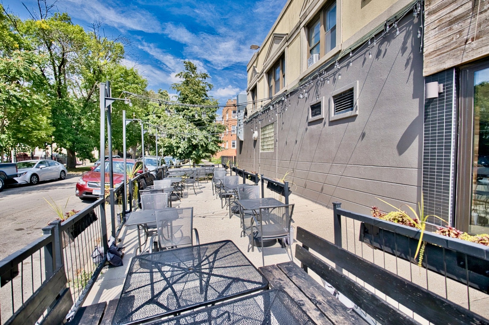 3026 W Montrose Avenue