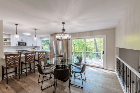 Tiny photo for 21W405 WALNUT Road, Glen Ellyn, IL 60137 (MLS # 12490977)
