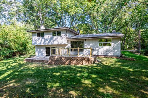 Tiny photo for 21W405 WALNUT Road, Glen Ellyn, IL 60137 (MLS # 12490977)