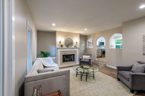 Tiny photo for 21W405 WALNUT Road, Glen Ellyn, IL 60137 (MLS # 12490977)