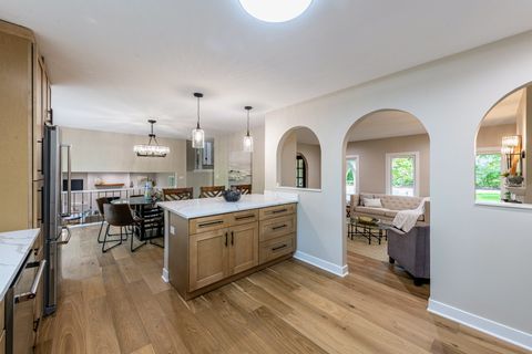 Tiny photo for 21W405 WALNUT Road, Glen Ellyn, IL 60137 (MLS # 12490977)