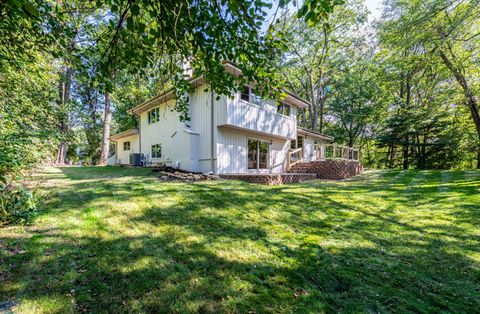 Tiny photo for 21W405 WALNUT Road, Glen Ellyn, IL 60137 (MLS # 12490977)