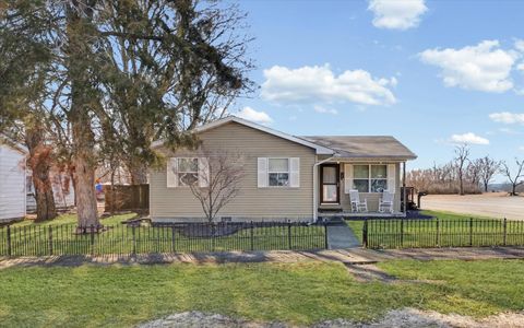 Tiny photo for 306 B W LYTLE Street, Newman, IL 61942 (MLS # 12571924)