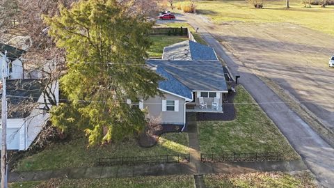 Tiny photo for 306 B W LYTLE Street, Newman, IL 61942 (MLS # 12571924)