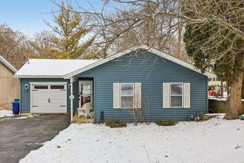 Tiny photo for 11 Highview Avenue, Fox Lake, IL 60020 (MLS # 12565382)