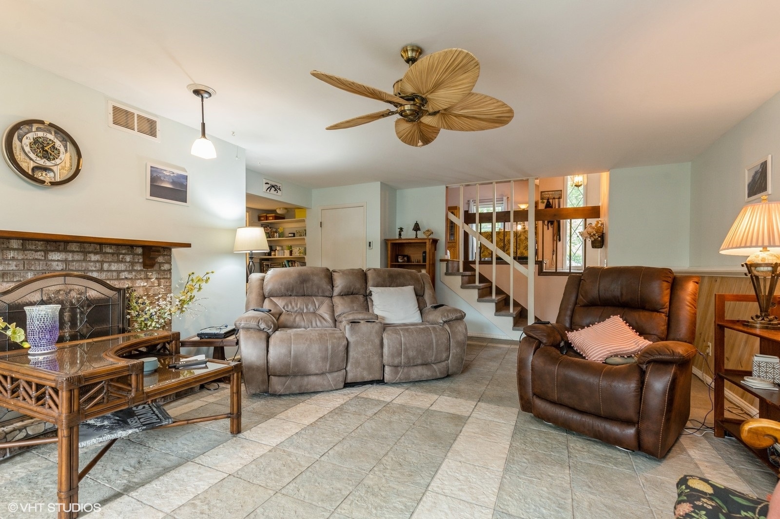 Crystal Lake, Illinois 60014, United States, 4 Bedrooms Bedrooms, ,2 BathroomsBathrooms,Residential,Contingent,185155