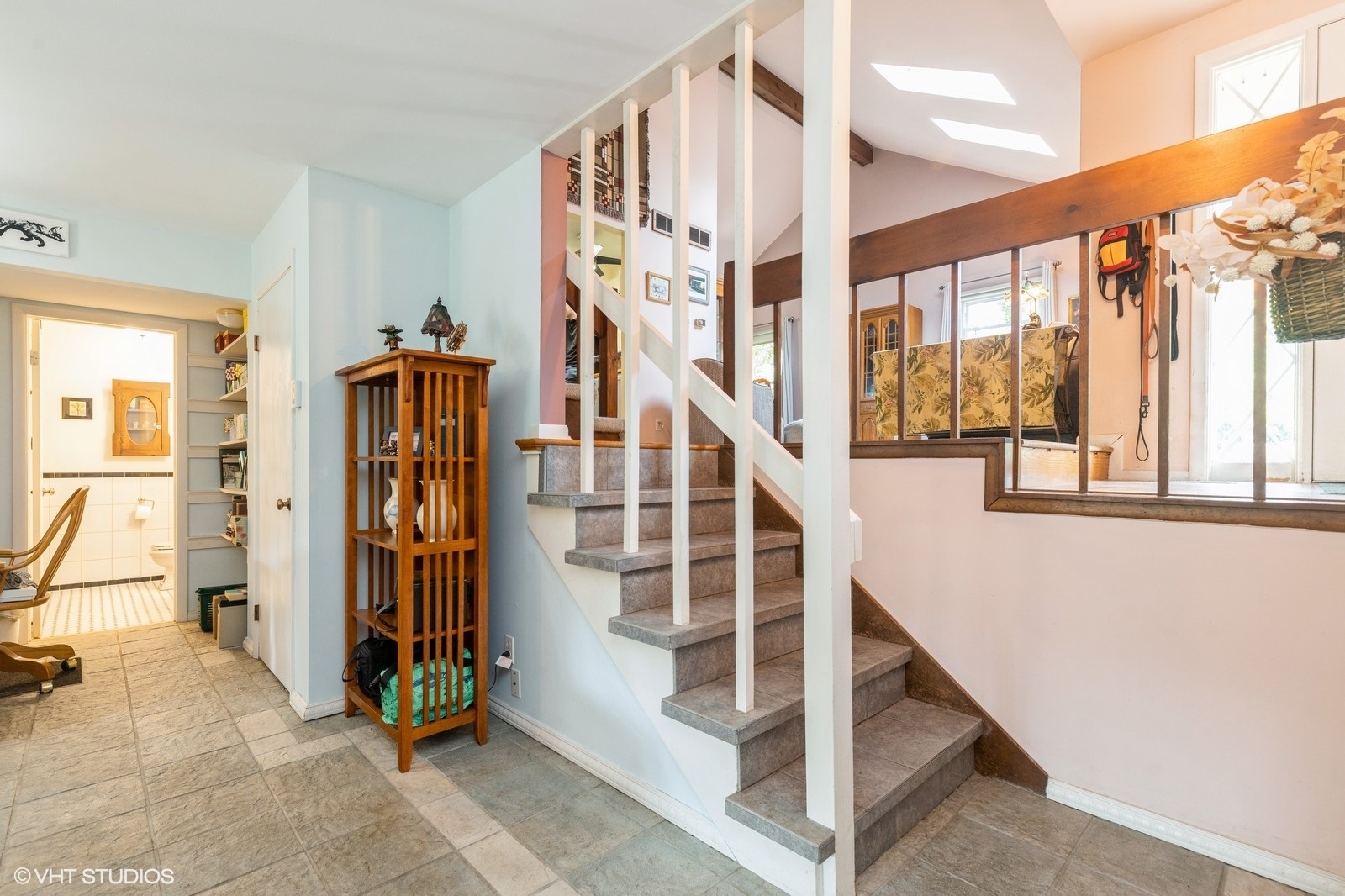 Crystal Lake, Illinois 60014, United States, 4 Bedrooms Bedrooms, ,2 BathroomsBathrooms,Residential,Contingent,185155