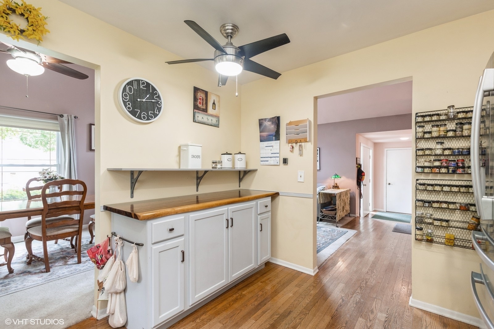 Crystal Lake, Illinois 60014, United States, 4 Bedrooms Bedrooms, ,2 BathroomsBathrooms,Residential,Contingent,185155