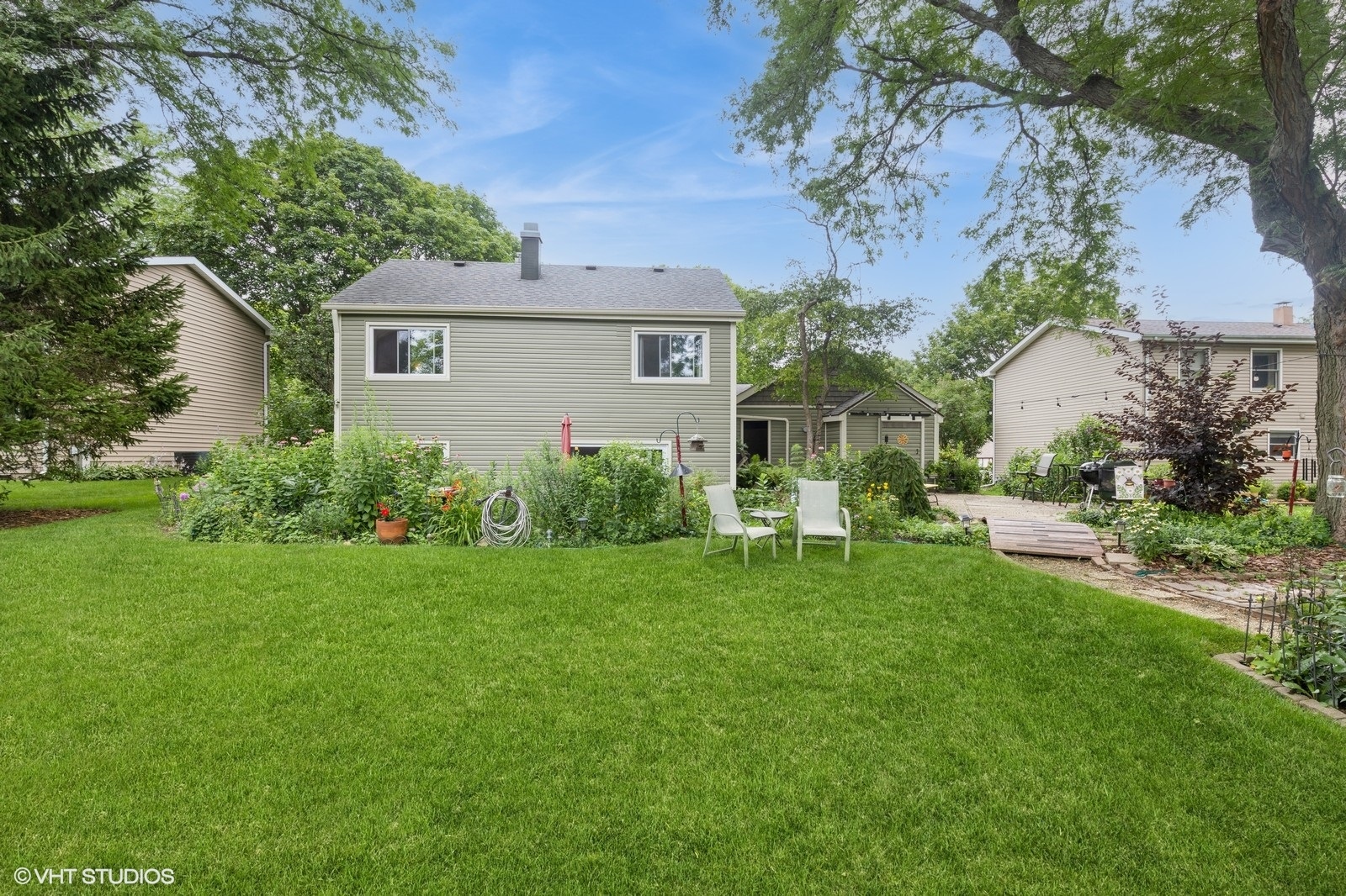 Crystal Lake, Illinois 60014, United States, 4 Bedrooms Bedrooms, ,2 BathroomsBathrooms,Residential,Contingent,185155