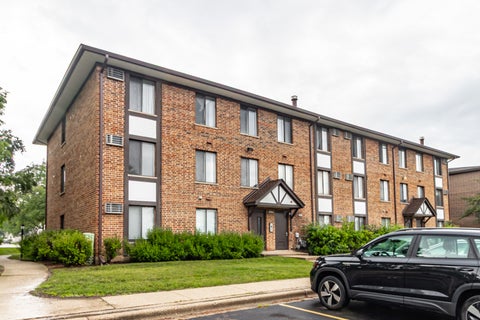 Tiny photo for 1004 Centurion Lane #4, Vernon Hills, IL 60061 (MLS # 12730246)