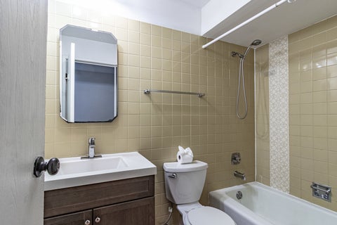 Tiny photo for 1004 Centurion Lane #4, Vernon Hills, IL 60061 (MLS # 12730246)