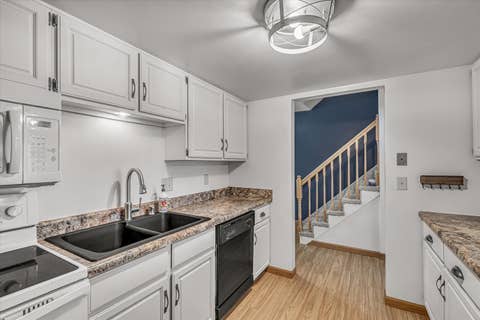 Tiny photo for 4620 WARREN Street, Davenport, IA 52806 (MLS # 12736884)